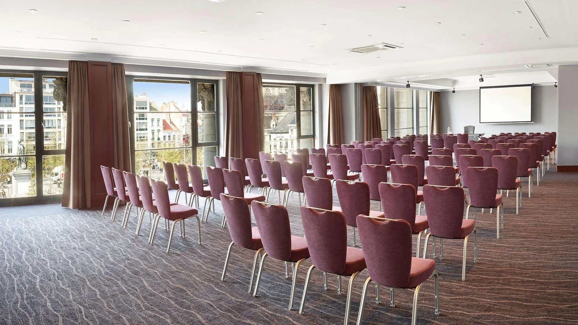 Hilton Antwerp Old Town Hotel