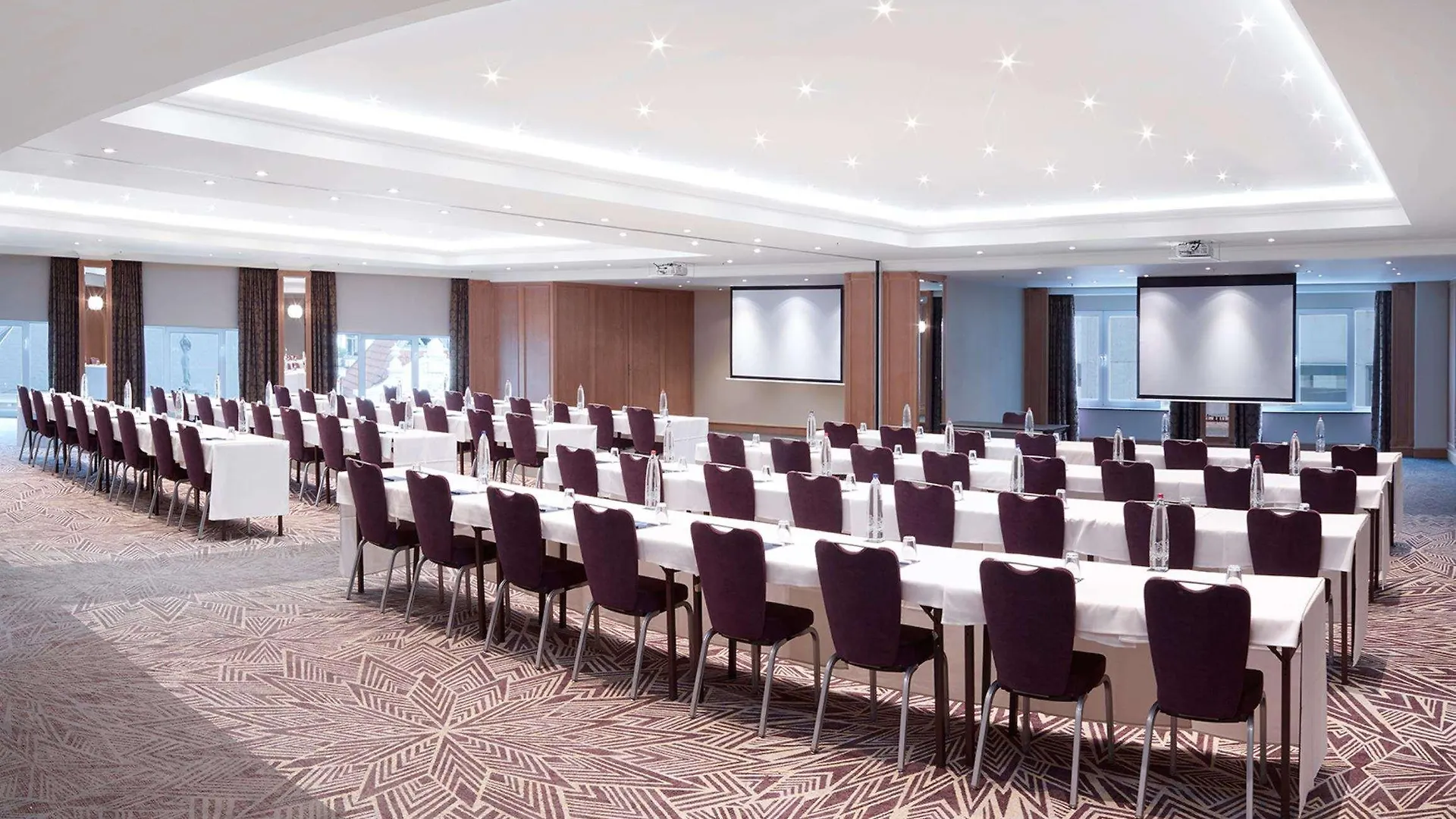 Hilton Antwerp Old Town Hotel 4*,