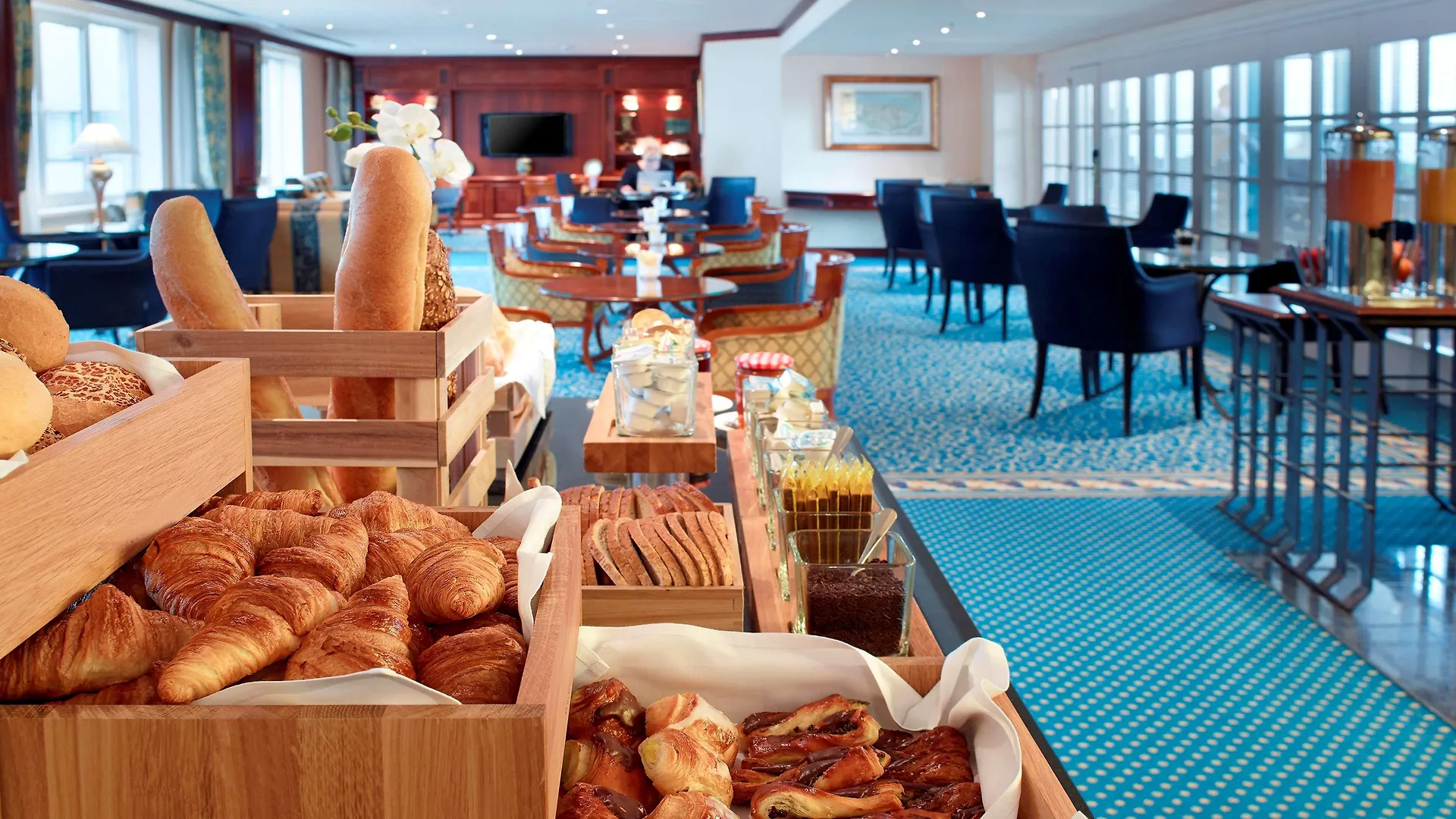Hilton Antwerp Old Town Hotel