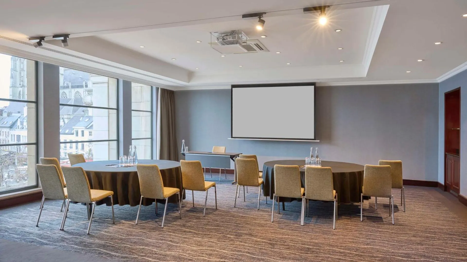 Hilton Antwerp Old Town Hotel 4*,  Belgium