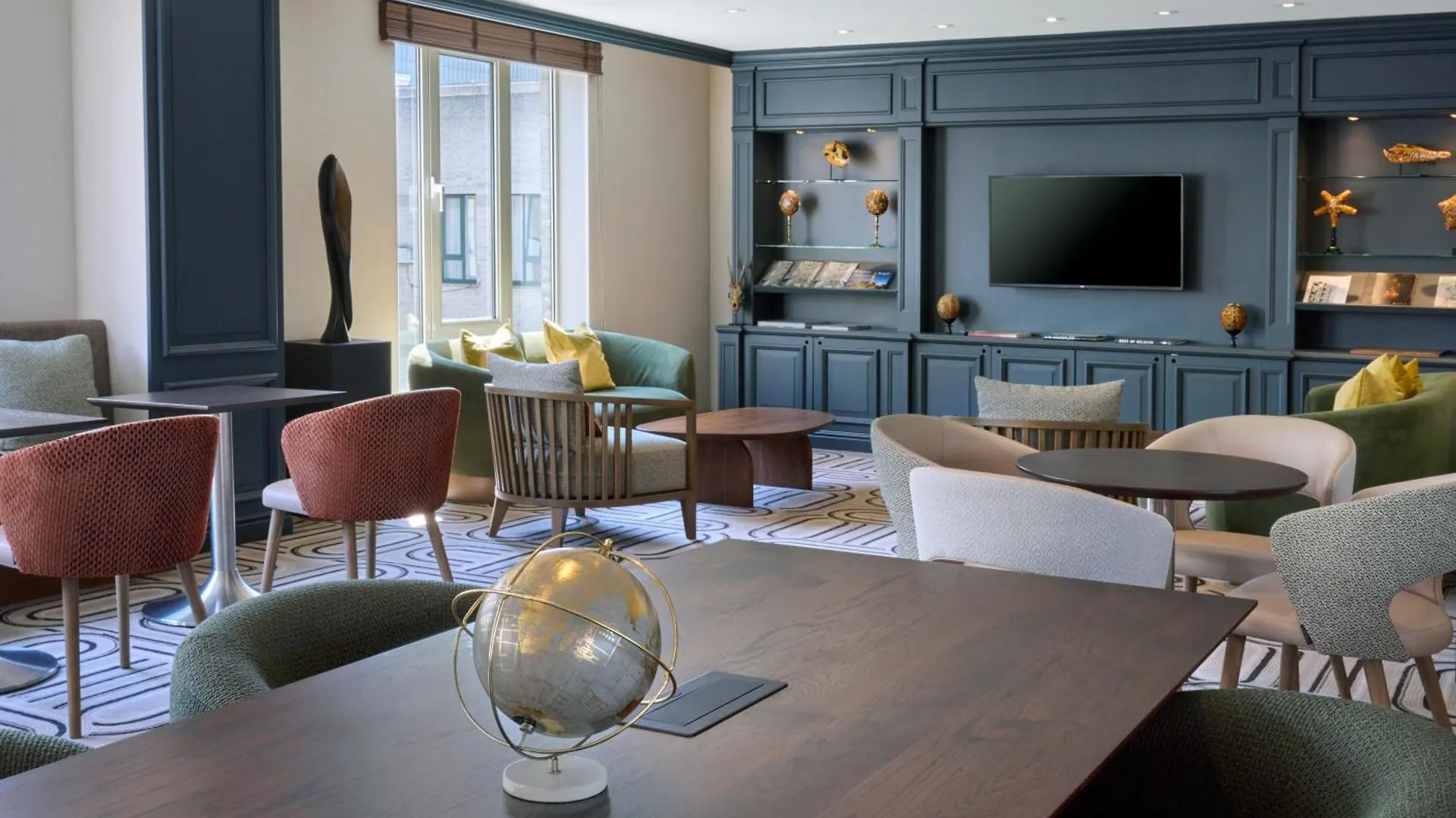 Hilton Antwerp Old Town Otel